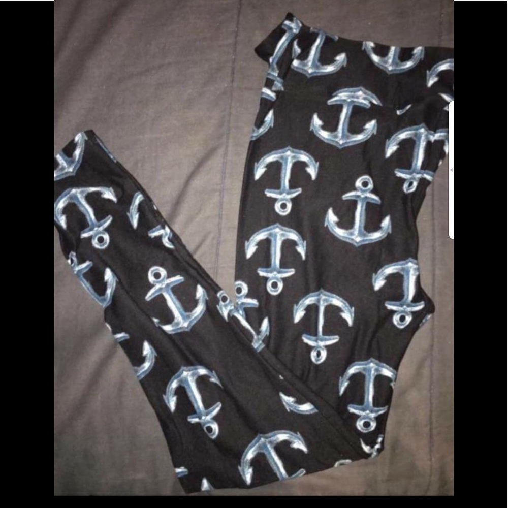 ISO of these leggings